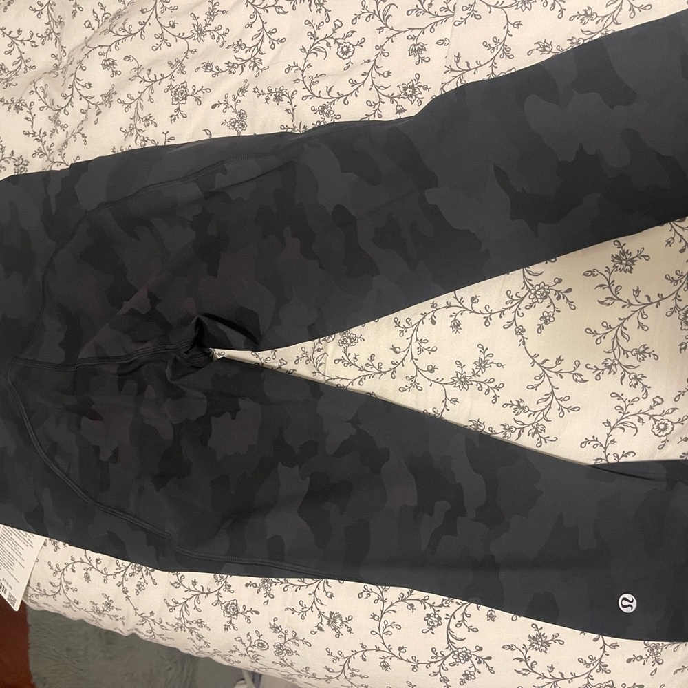 Swift Speed High Rise Crop 21” Camo Lululemon leggings